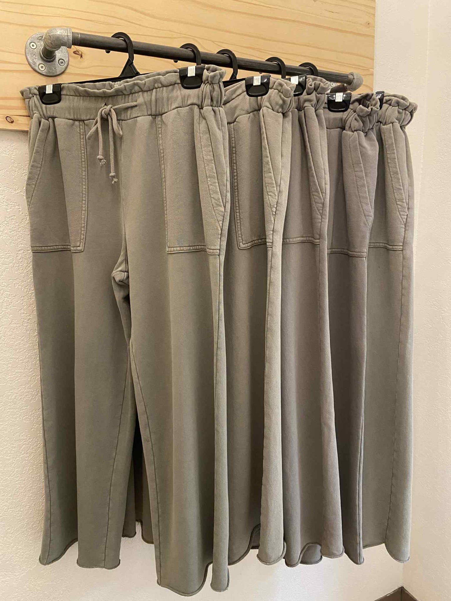 Ryleigh Ankle Pant ~ Pebble