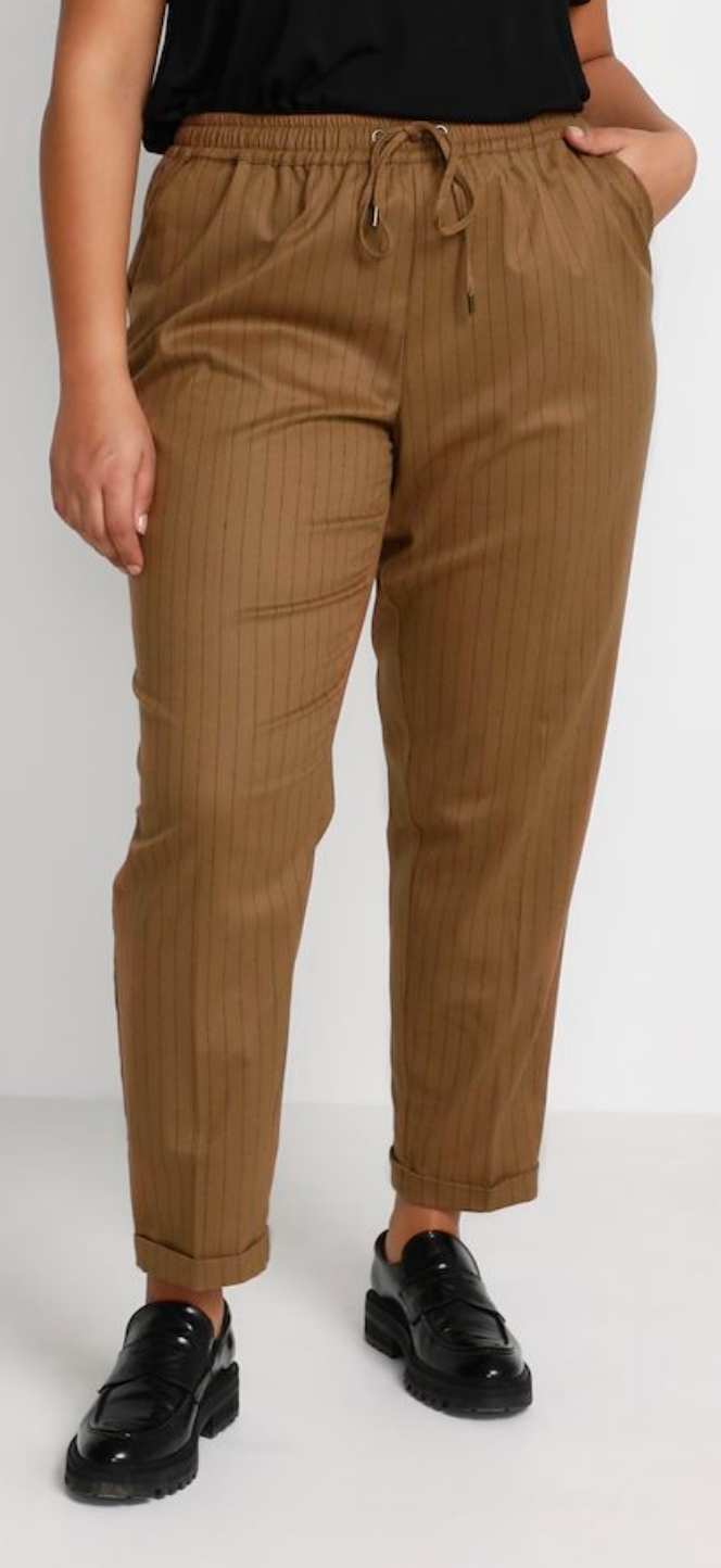 KCelonda Trousers ~ Size 20