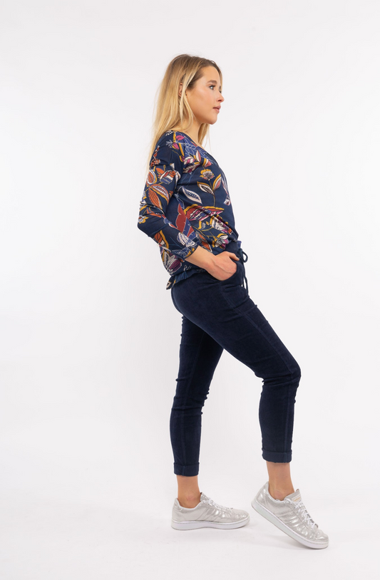 Lilly V Neck ~ Size S