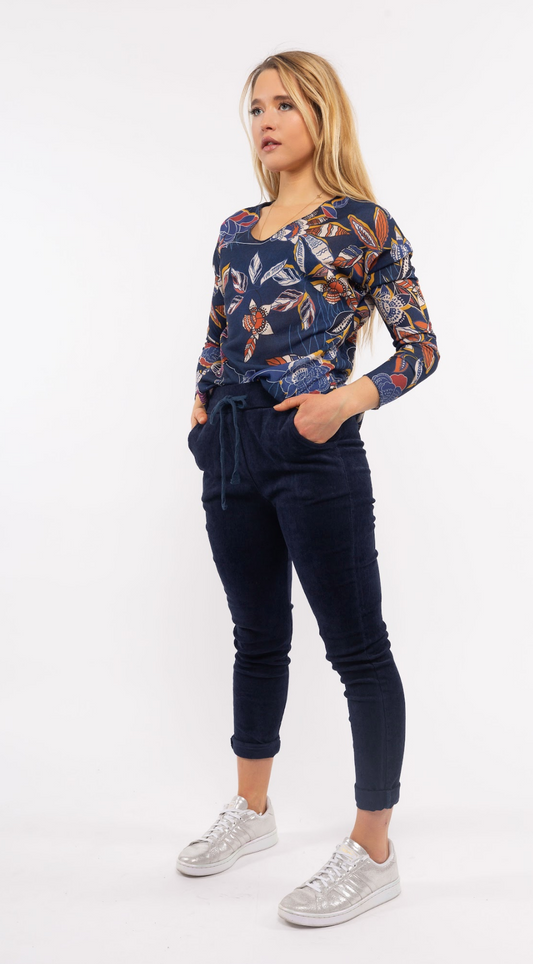 Lilly V Neck ~ Size S