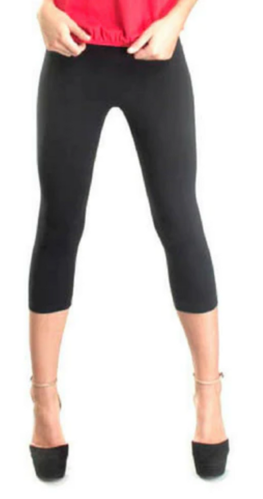 Svelte Capris ~ Size M